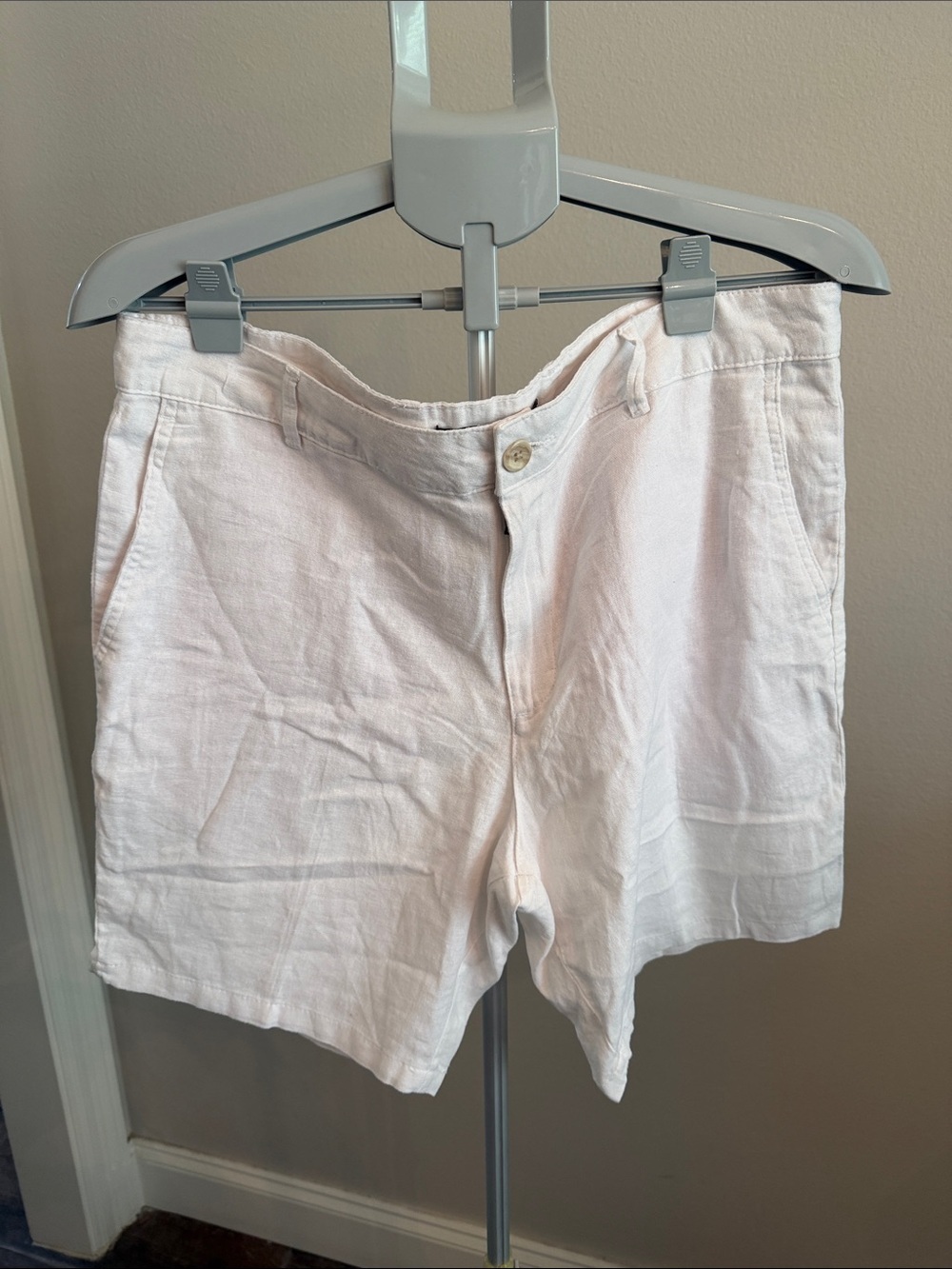Saks Fifth Avenue Men’s White Flat-Front Linen Shorts